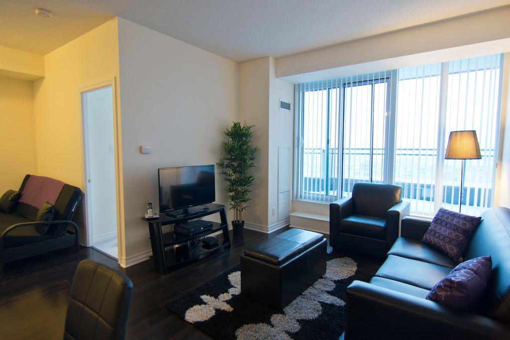Maplewood Furnished Suites Mississauga Buitenkant foto