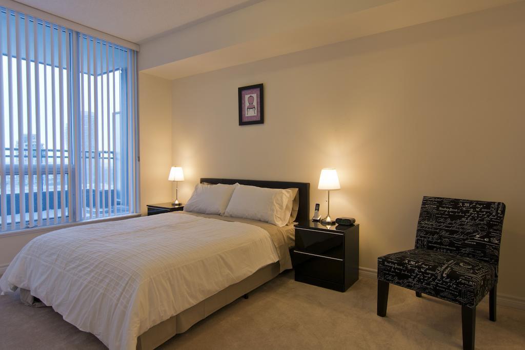 Maplewood Furnished Suites Mississauga Buitenkant foto