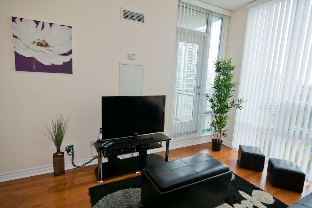 Maplewood Furnished Suites Mississauga Buitenkant foto