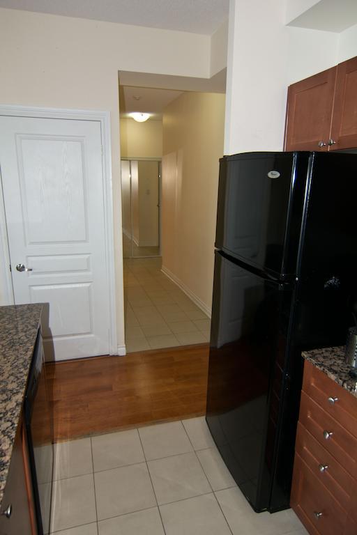 Maplewood Furnished Suites Mississauga Buitenkant foto