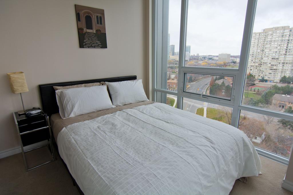 Maplewood Furnished Suites Mississauga Buitenkant foto